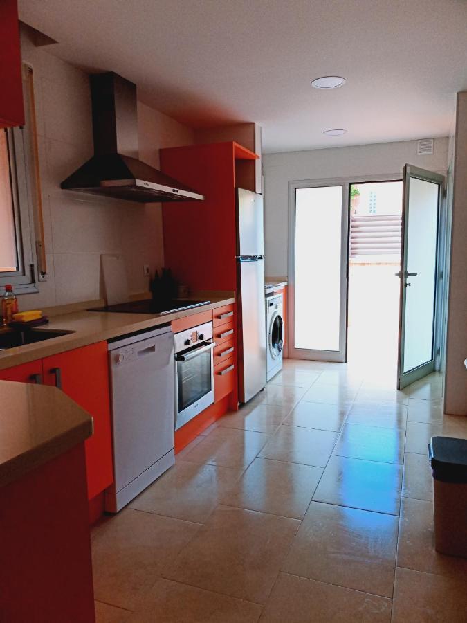Chalet Amplio Con Jardin Y Zona Barbacoa. Reus Exterior photo