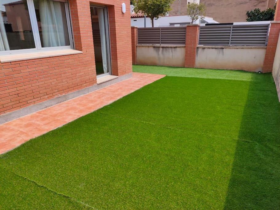 Chalet Amplio Con Jardin Y Zona Barbacoa. Reus Exterior photo