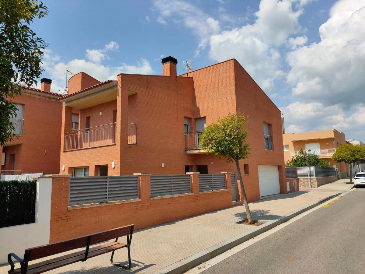 Chalet Amplio Con Jardin Y Zona Barbacoa. Reus Exterior photo